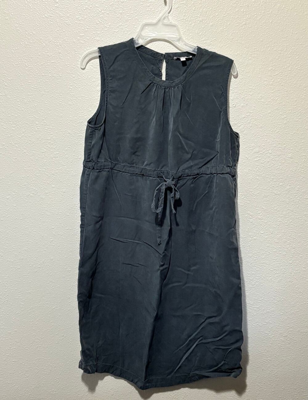 Adorable! Women’s Gap Maternity Charcoal Gray Sleeveless Dress, size M Medium